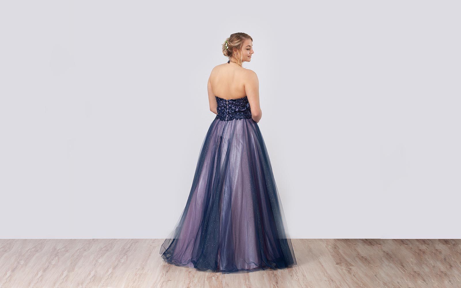 Marineblaues Ballkleid mit Pailletten-Oberteil, Rückansicht