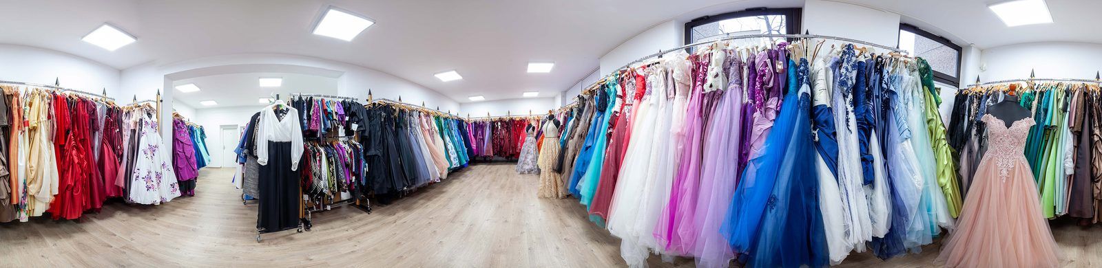Panoramablick in das Ladenlokal von Atelier Dahm Moden in Willich
